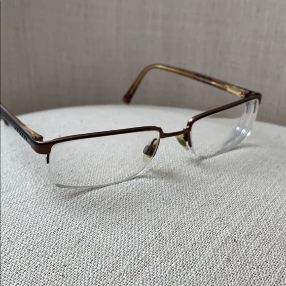 Burberry case and glasses 🤓 - Picture 5 of 12